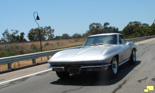 1967 Corvette C2 Coupe in Silver Pearl
