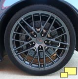 20-inch / 12-inch wide  20-spoke rear wheel with Michelin PS2 335/25ZR20 tire